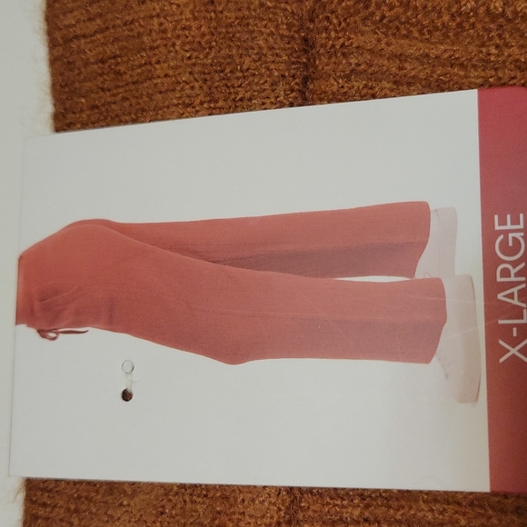DKNY Cashmere Blend Jogger Set - Picture 2 of 16